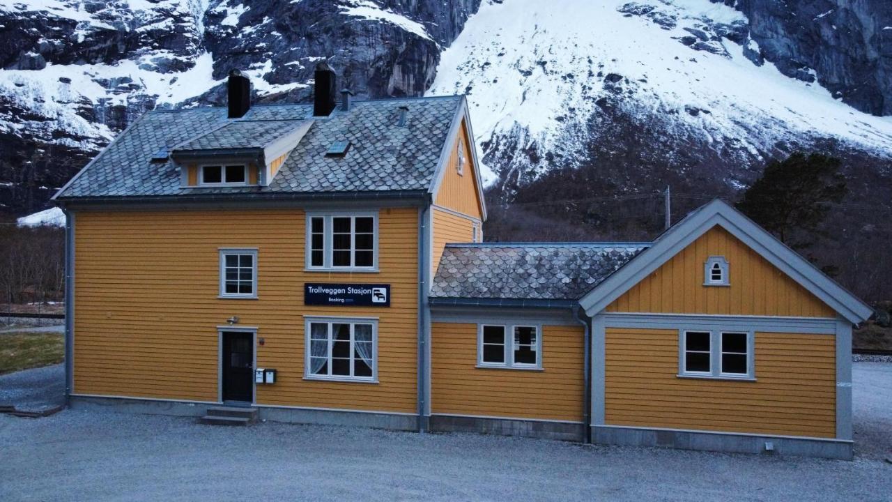 Trollveggen Stasjon Hotel Åndalsnes Buitenkant foto