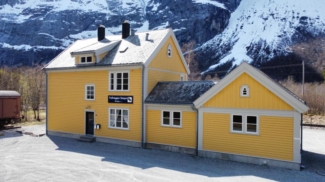Trollveggen Stasjon Hotel Åndalsnes Buitenkant foto