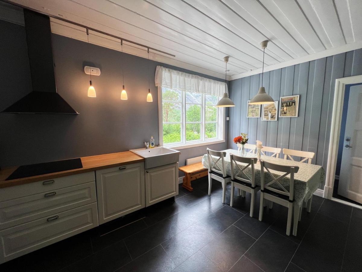 Trollveggen Stasjon Hotel Åndalsnes Buitenkant foto