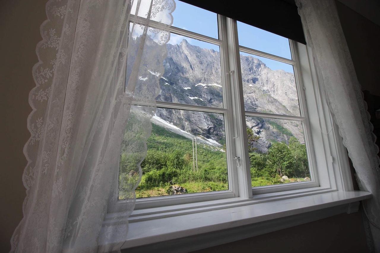 Trollveggen Stasjon Hotel Åndalsnes Buitenkant foto