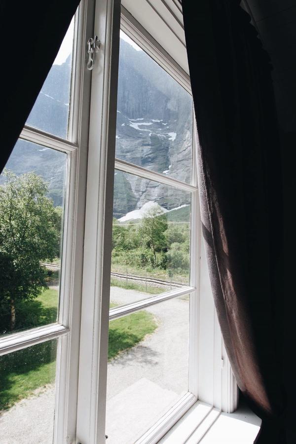 Trollveggen Stasjon Hotel Åndalsnes Buitenkant foto